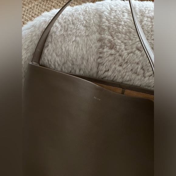 The Row Park Tote Large in French Gray, Smooth Leather - Picture 6 of 6